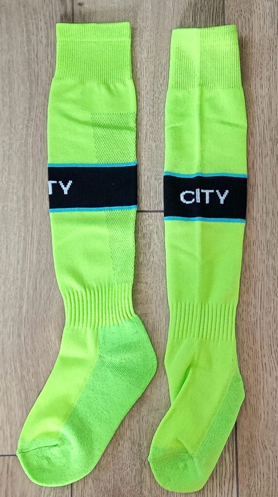 Детские футбольные гетры MANCHESTER CITY AWAY 2025, салатовые, размер 27-35