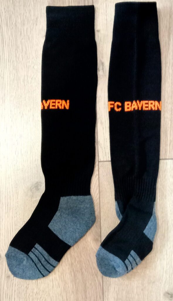 Детские футбольные гетры BAYERN MUNICH AWAY 2025, чёрные, размер 27-35