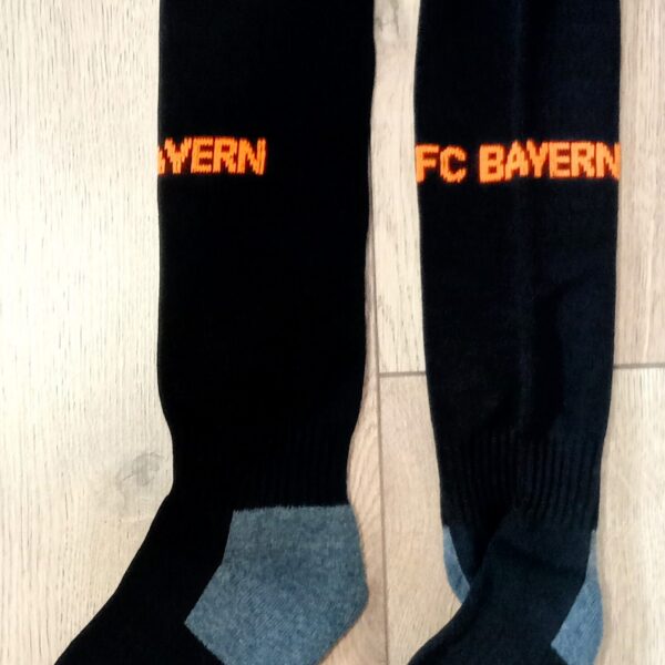 Дитячі футбольні гетри BAYERN MUNICH AWAY 2025, чорні, розмір 27–35