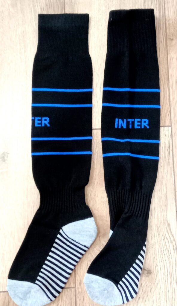 Детские футбольные гетры Inter Milan Home 2025, чёрные, размер 27-35