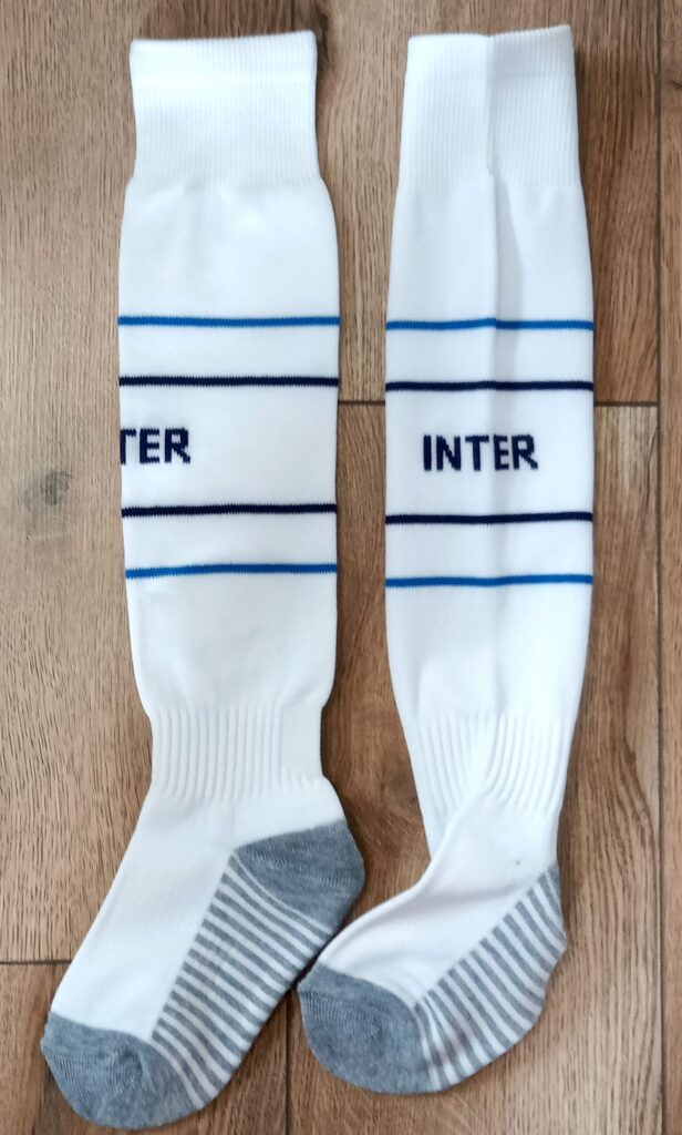 Детские футбольные гетры INTER MILAN AWAY 2025, белый цвет, размер 27-35
