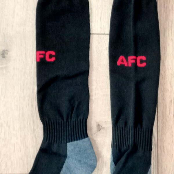 Детские футбольные гетры Arsenal Away 2025, чёрные, размер 27-35