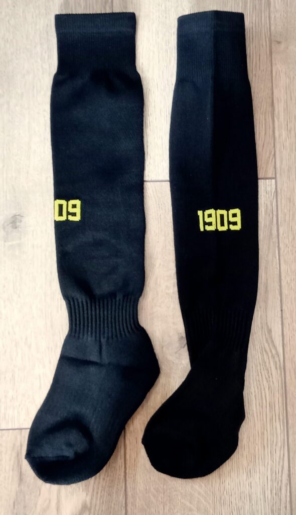 Детские футбольные гетры BORUSSIA DORTMUND AWAY 2025, чёрные, размер 27-35