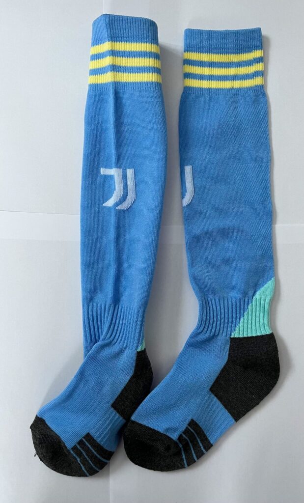 Детские футбольные гетры Juventus Away 2026, голубой цвет, полиэстер